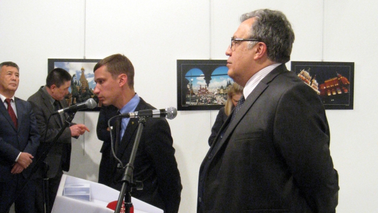 Đại sứ Nga Andrei Karlov trước l&uacute;c bị s&aacute;t hại