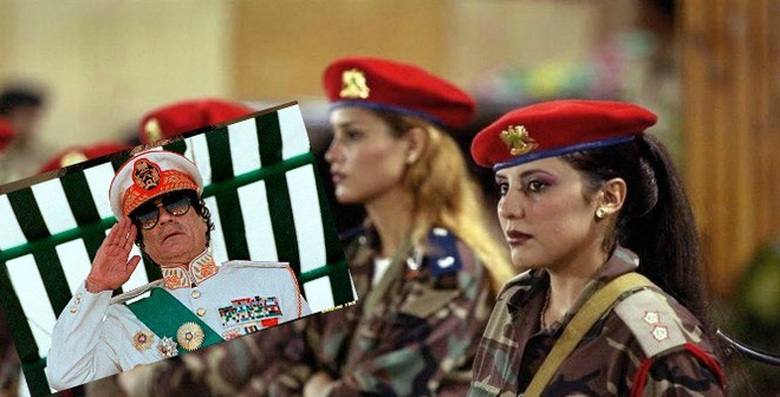 Đại t&aacute; Gaddafi v&agrave; c&aacute;c nữ cận vệ