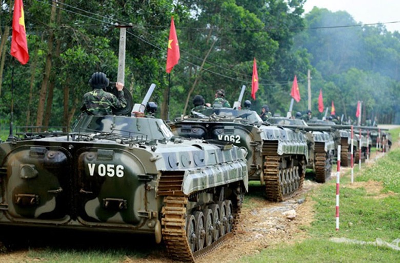 kinh-ngac-hoa-luc-xe-chien-dau-bo-binh-bmp-1-viet-