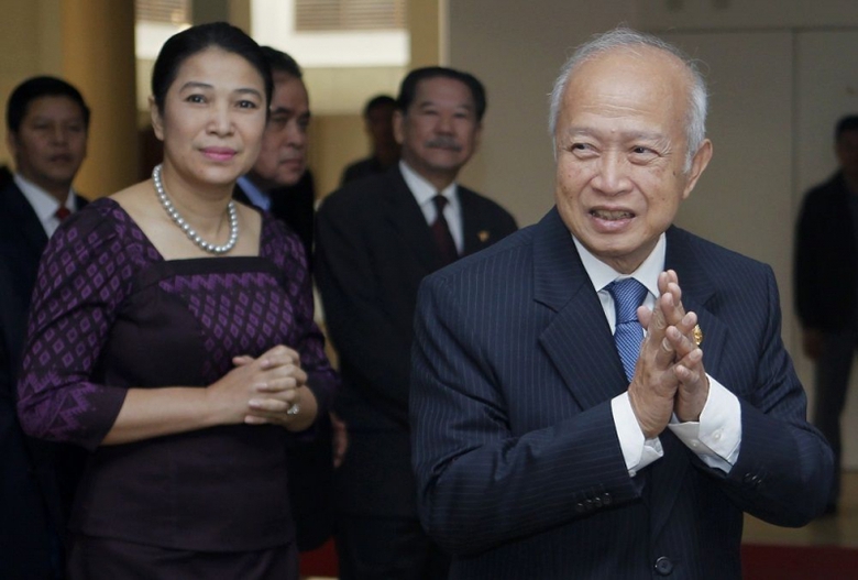 &Ocirc;ng Norodom Ranariddh v&agrave; vợ Ouk Phalla