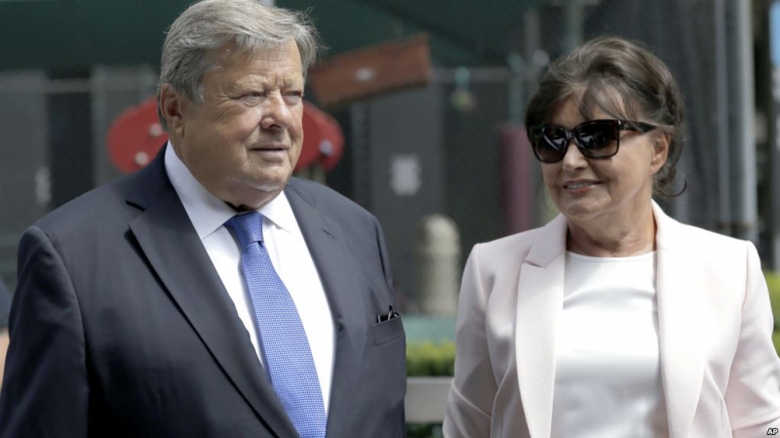 &Ocirc;ng b&agrave; iktor Knavs - Amalija Knavs - ảnh AP