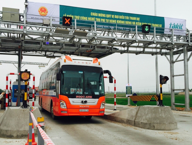 Tại trạm thu ph&iacute; kh&ocirc;ng dừng km 604+700 QL1 (Quảng 