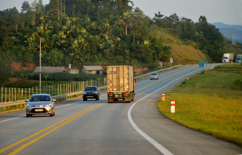 Cao tốc Nội B&agrave;i - L&agrave;o Cai đưa v&agrave;o khai th&aacute;c c&oacute; &yacute; n