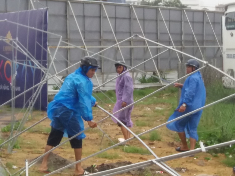 vov_ Ra qu&acirc;n dựng lại pano ng&atilde; đổ