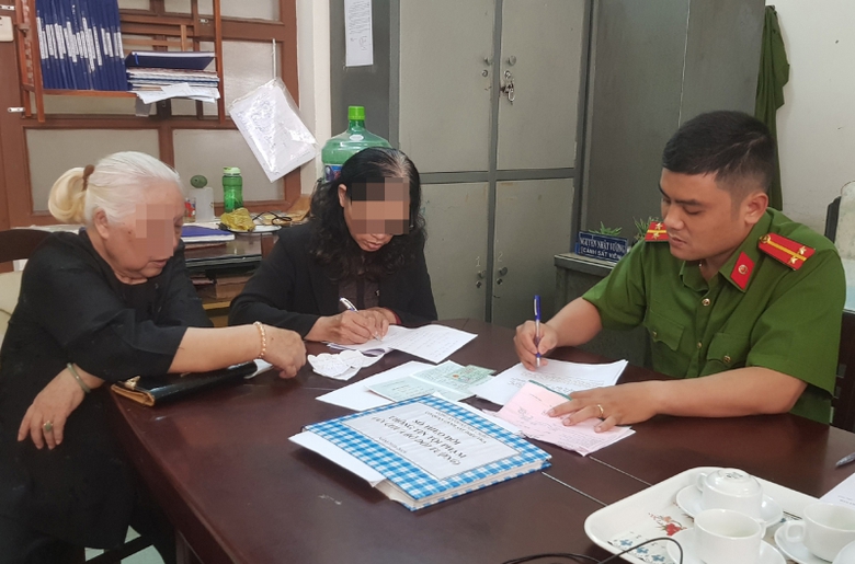 C&ocirc;ng d&acirc;n tr&igrave;nh b&aacute;o