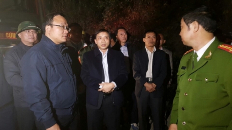 bat-dau-giai-phong-hien-truong-vu-xe-khach-huc-xe-