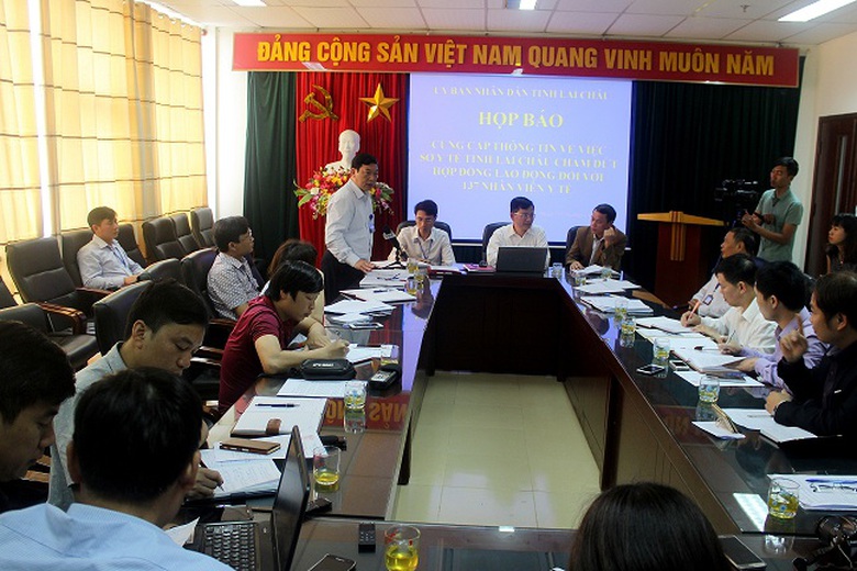 Lai-Chau-Hop-bao-thong-tin-viec-137-nhan-vien-y-te