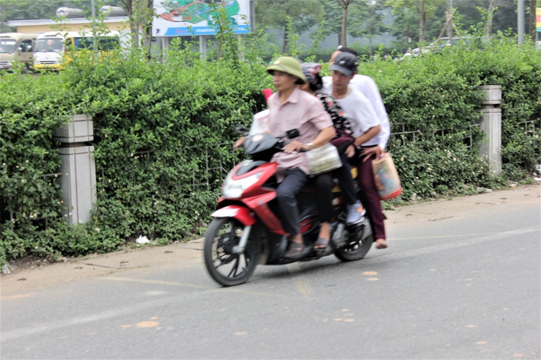 31183433_896972693806236_7717573352033878016_n