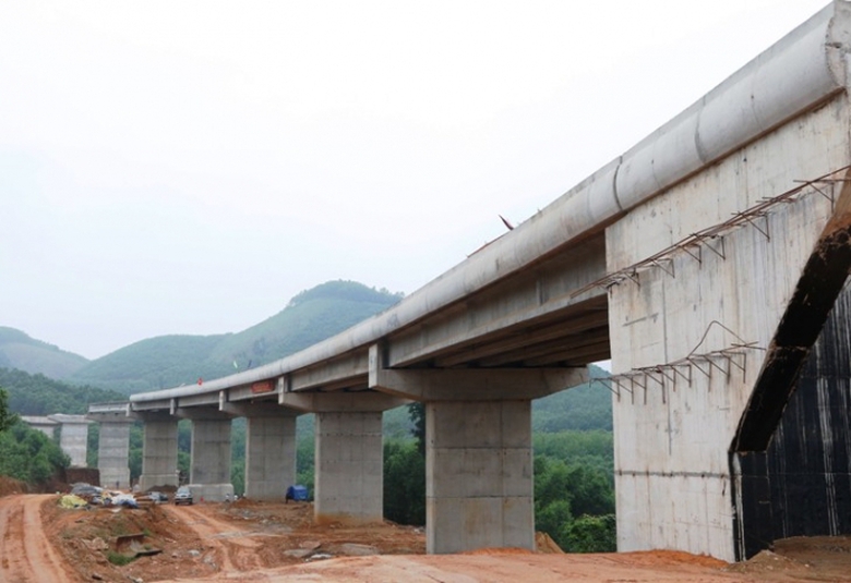 theo-doi-chat-tien-do-nha-thau-lason-tuy-loan-3