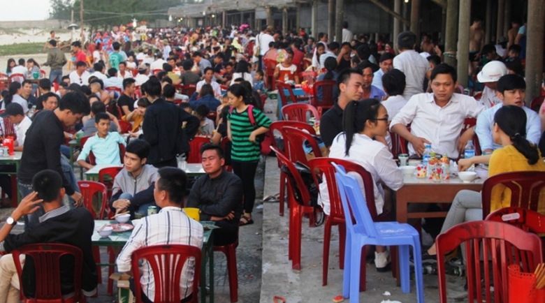 bien-quang-tri-hut-khach