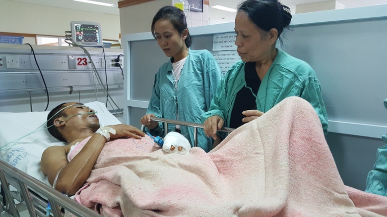 nan-nhan-van-bi thuong-nang