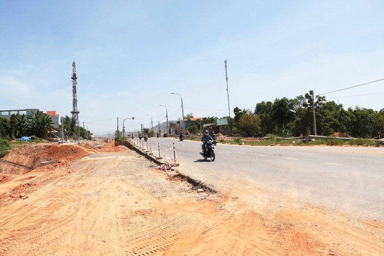 nut-giao-tuy-loan-vuong-GPMB-3