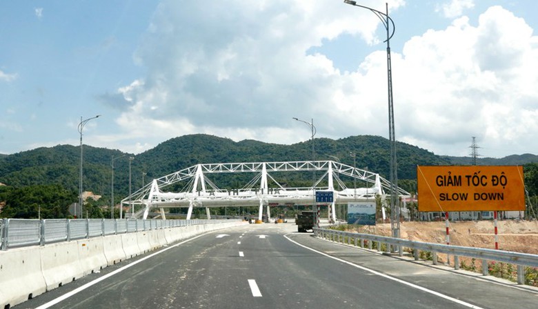 can-canh-ham-duong-bo-deo-ca