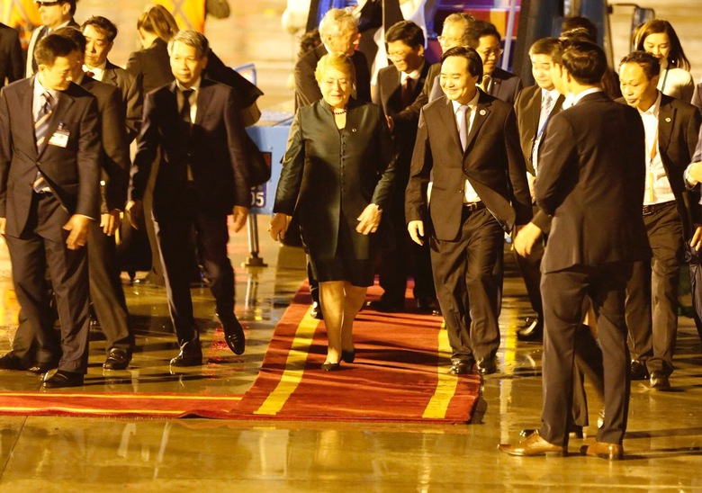 669614E3-A3FB-433F-A34E-494183CC9D2A.