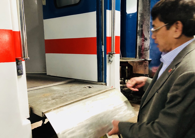 2E187B52-9A5E-40F6-926F-317ABE493E33.