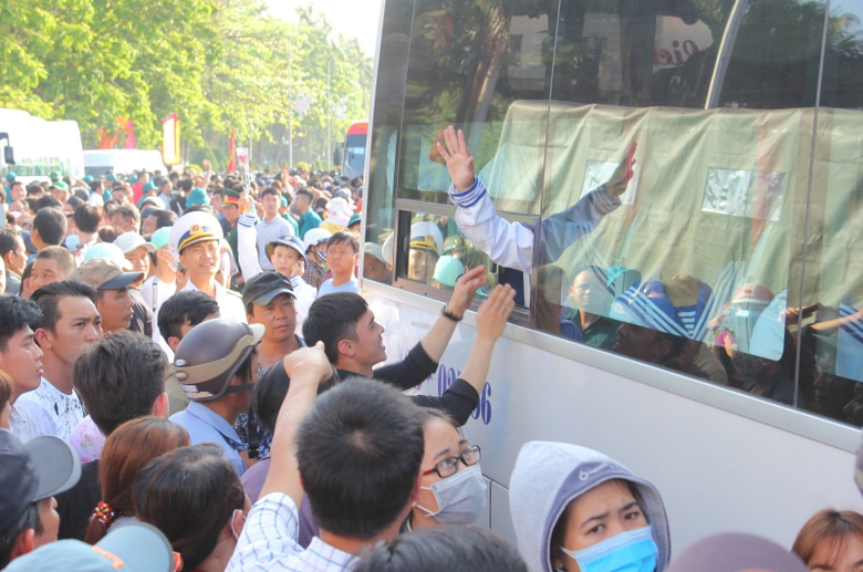 thanh-nien-binh-dinh-nhap-ngu (8)