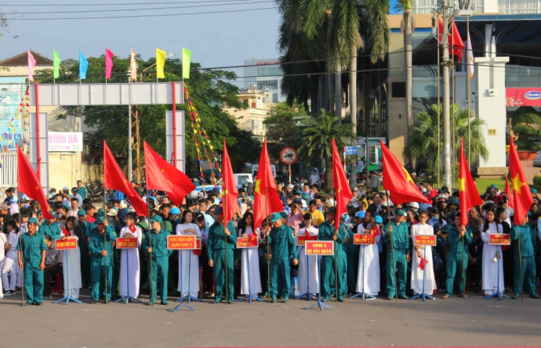 thanh-nien-binh-dinh-nhap-ngu (1)