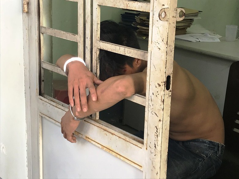 truyduoi-buon-thuoc-la-lau