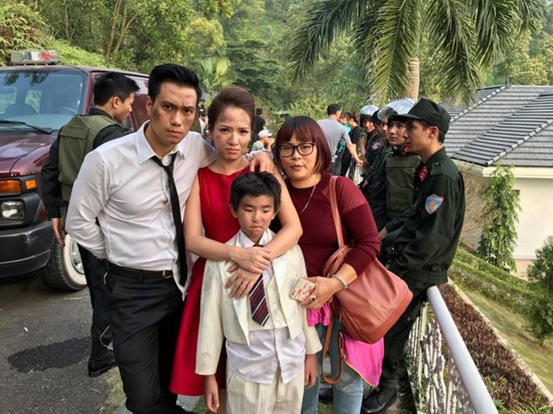 dot_nhap_hau_truong_phim_nguoi_phan_xu_lo_chi_tiet