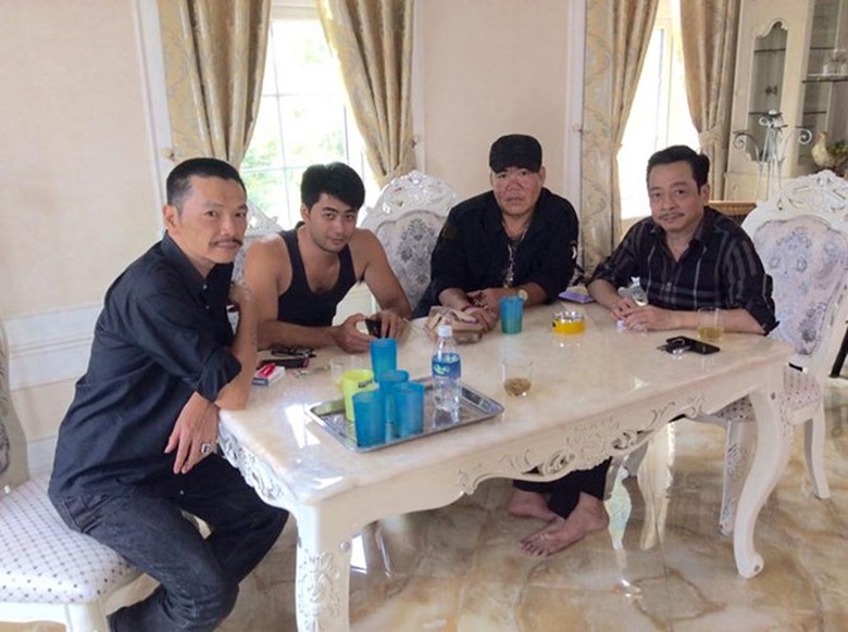 dot_nhap_hau_truong_phim_nguoi_phan_xu_lo_chi_tiet