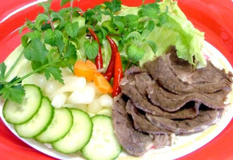 de-thuc-don-ngay-tet-that-hap-dan-voi-bap-bo-ngam-