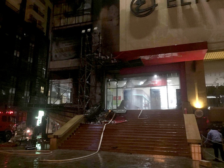 chay-quan-tra-sua-o-ha-noi-nhieu-nguoi-hoan-loan-b