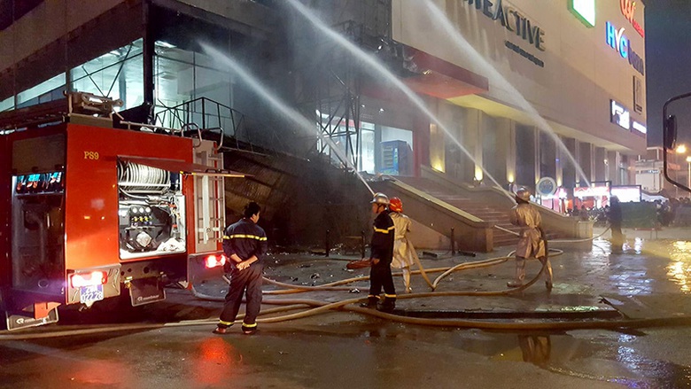 chay-quan-tra-sua-o-ha-noi-nhieu-nguoi-hoan-loan-b