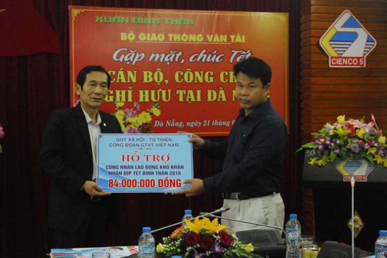 bo-GTVT-gap-mat-chu-tet-can-bo-huu-tri-tai-da-nang