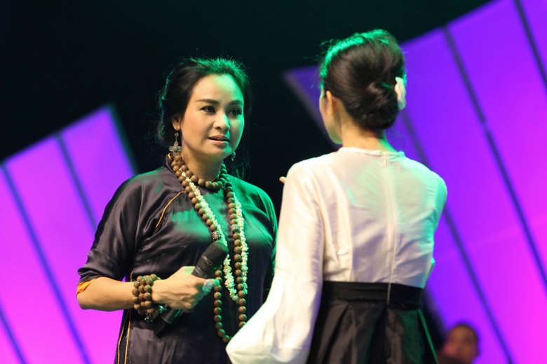 Xem-cac-ca-si-hang-dau-say-sua-tong-duyet (12)