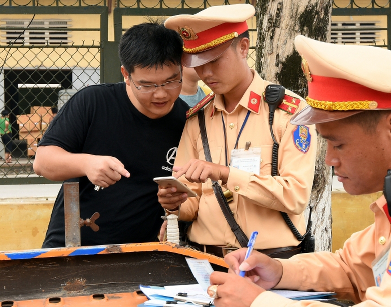 Tam-phuc-khau-phuc-khi-xem-hinh-anh-minh-vi-pham-g