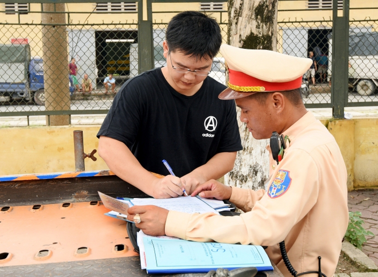 Tam-phuc-khau-phuc-khi-xem-hinh-anh-minh-vi-pham-g