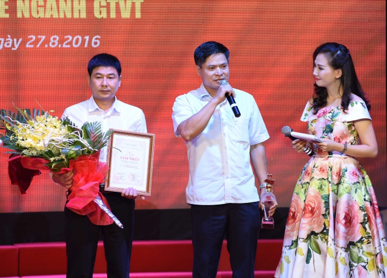 dam-say-va-hao-hung-nhung-khuc-hat-giao-thong (13)