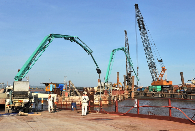 ngam-cau-vuot-bien-dai-nhat-dong-nam-a-sap-khanh-t