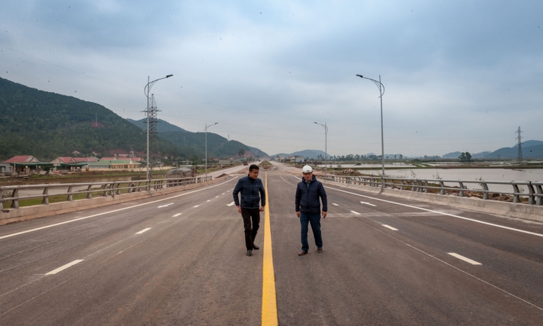 quoc-lo-1-rong-thenh-thang-don-tet (14)