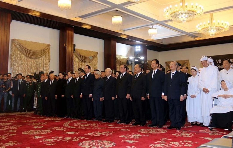 le-quoc-tang-nguyen-thu-tuong-phan-van-khai (6)