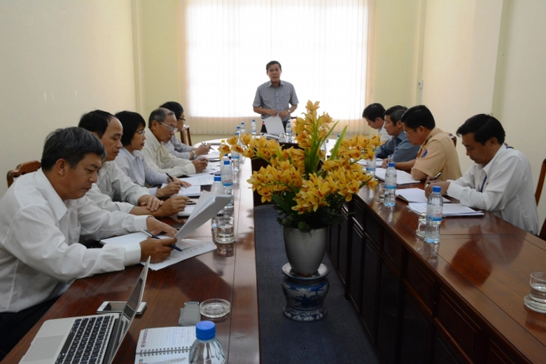 Quang cảnh buổi họp