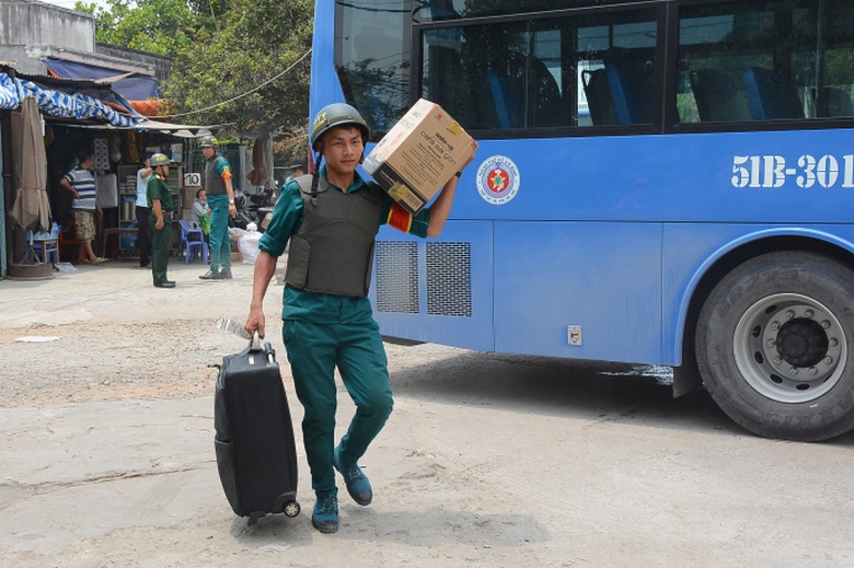 Địa phương bố tr&iacute; CĐ t&uacute;c trực mang h&agrave;nh l&yacute; gi&uacute;p h&agrave;