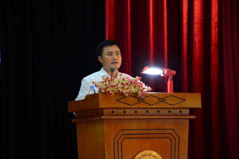 &ocirc;ng B&ugrave;i Xu&acirc;n Cường gi&aacute;m đốc Sở GTVT TPHCM thay mặt