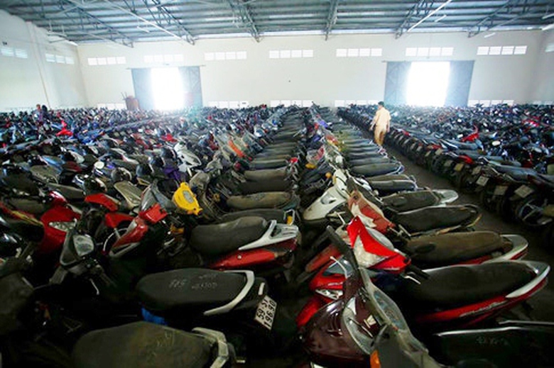 TP.HCM-yeu-cau-cong-an-han-che-giu-xe-cua-nguoi-vi