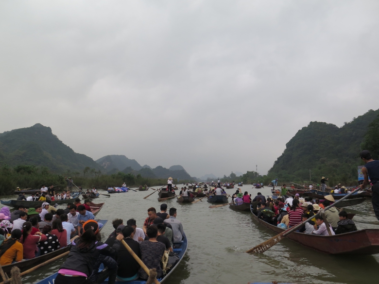 Đ&ograve; hoạt động lộn xộn, chở qu&aacute; tải đang l&agrave;m mất đi 