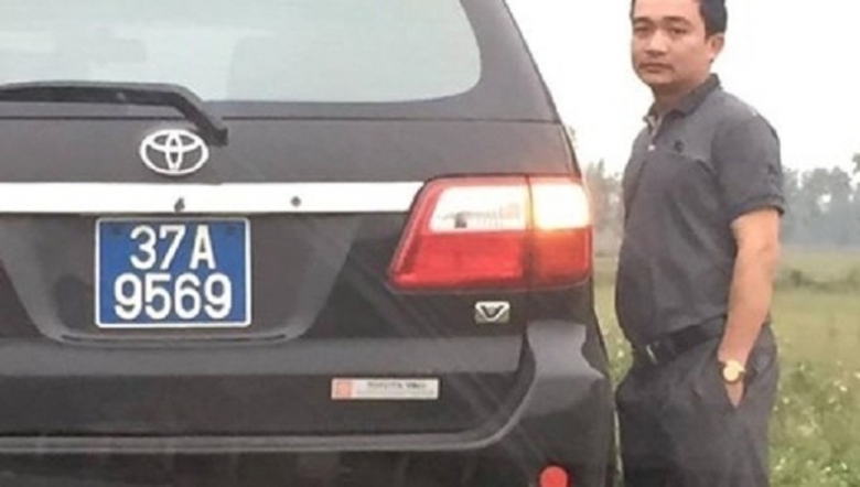 dinh-chi-nhan-vien-so-gtvt-di-xe-cong-chan-xe-tai-