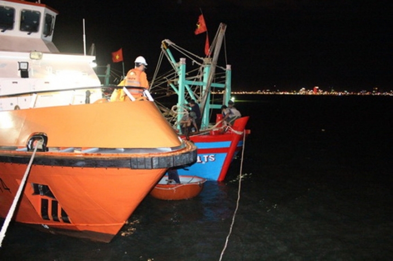 Neo t&agrave;u b- n-n v&agrave;o b-