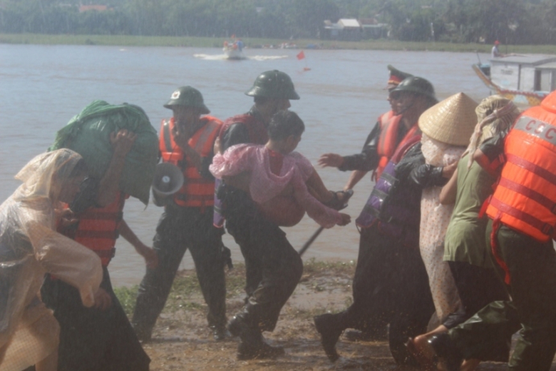 Hon- 1.200- CSCĐ- tham- gia- cuoc- dien- tap -lon-