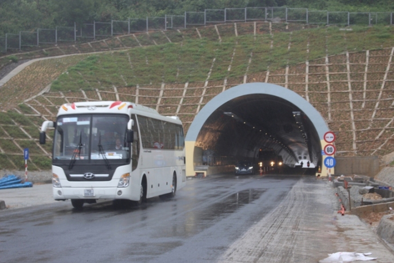 O- to- xe- may- chinh- thuc- luu- thong- qua- ham-