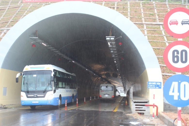 O- to- xe- may- chinh- thuc- luu- thong- qua- ham-