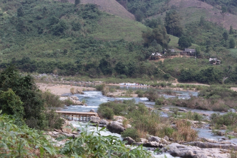 Dan- ban- Cu- Pua- cuc- nhoc- cong- san- qua- song