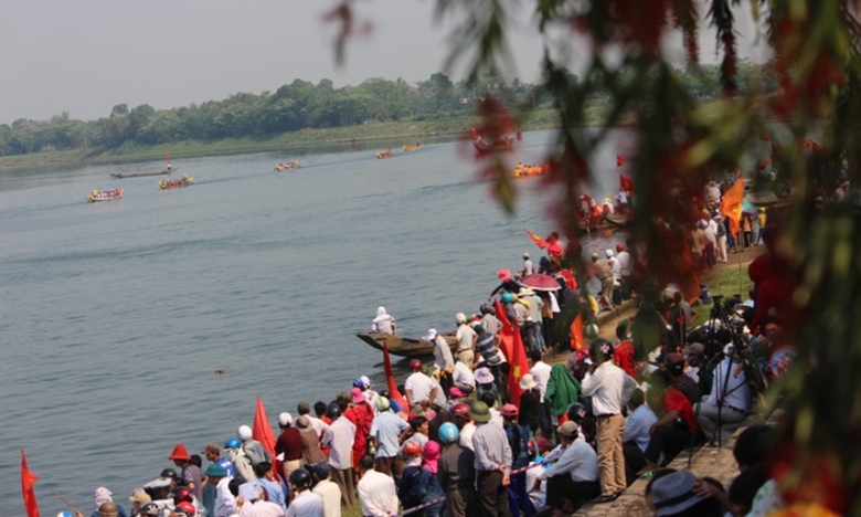 Soi- noi- giai- dua- thuyen- ky- niem- ngay- sinh-