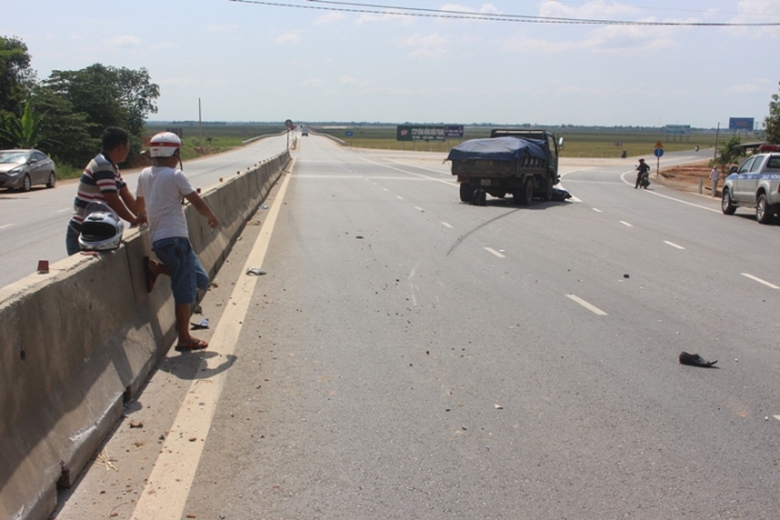 Chay- xe- may- nguoc- chieu- nguoi- dan- ong- bi- 