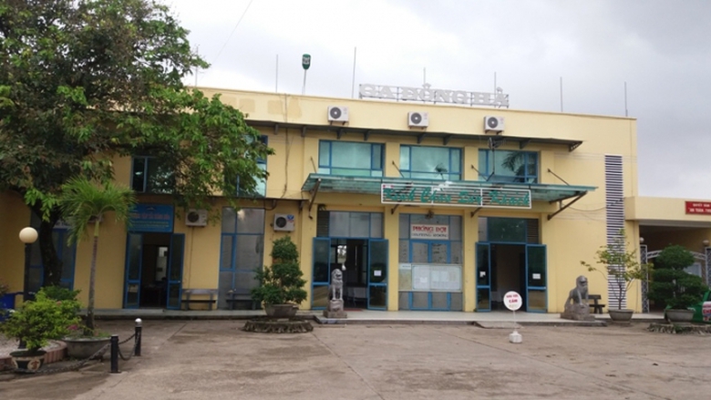 Ga- Dong- Ha- Gan- 150- hanh- khach- dang- cho- th