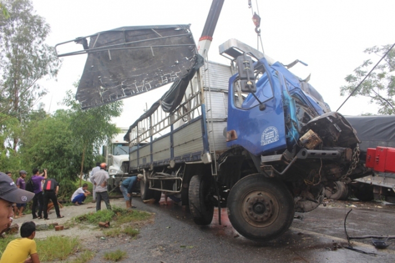 Ca- 3- xe- TNGT- lien- hoan- tren- duong- tranh- H